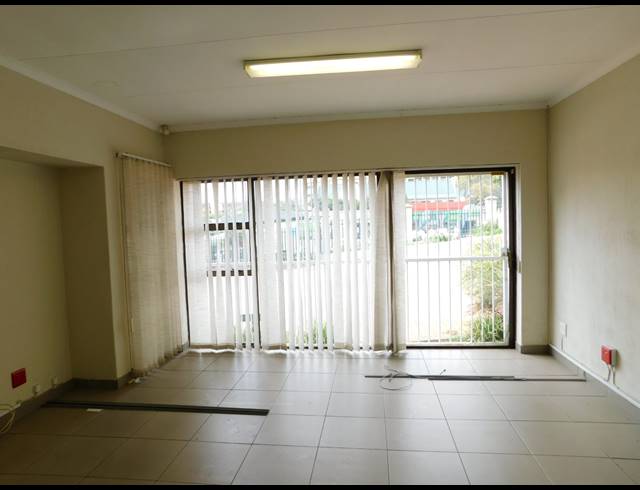 450M² OFFICE TO LET IN FERNDALE